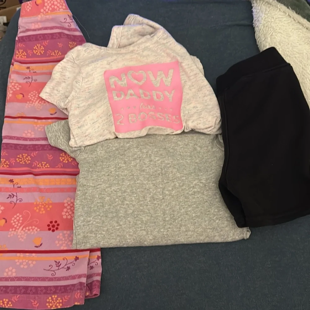 Toddler girls 24m - 2T clothing - 40 pieces - Picture 13 of 16